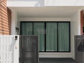 出售 2 卧室 联排别墅 在 Phuket Town, 普吉