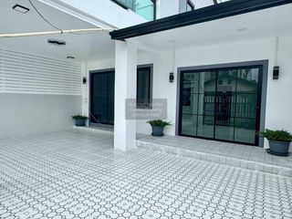 出售 4 卧室 联排别墅 在 Mueang Nonthaburi, Nonthaburi