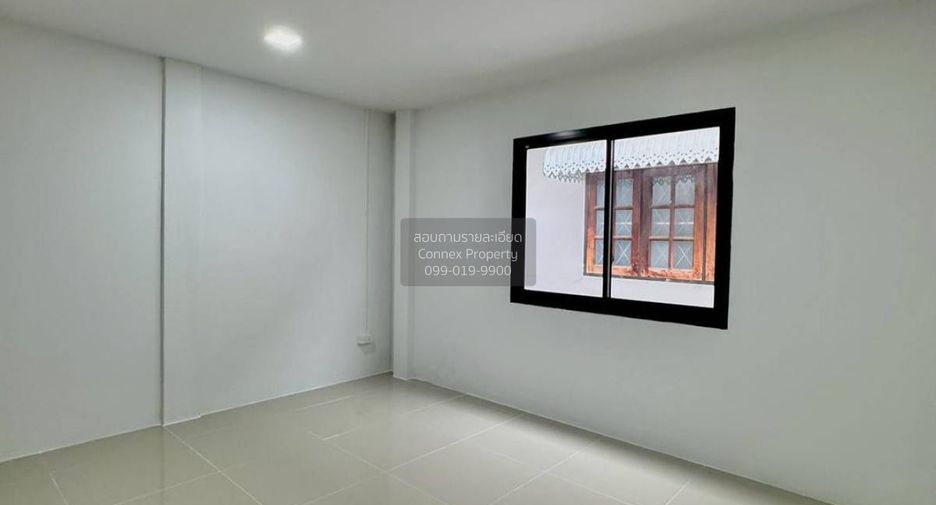 出售 4 卧室 联排别墅 在 Mueang Nonthaburi, Nonthaburi