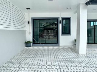 出售 4 卧室 联排别墅 在 Mueang Nonthaburi, Nonthaburi