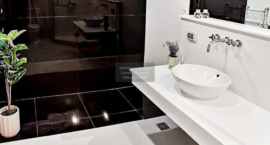 À vendre 1 chambre condo à Khlong Toei, Bangkok