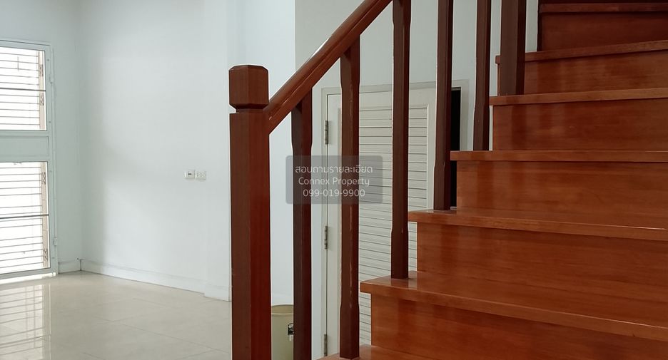 Casa adosada en venta de 4 habitaciones en Bueng Kum, Bangkok