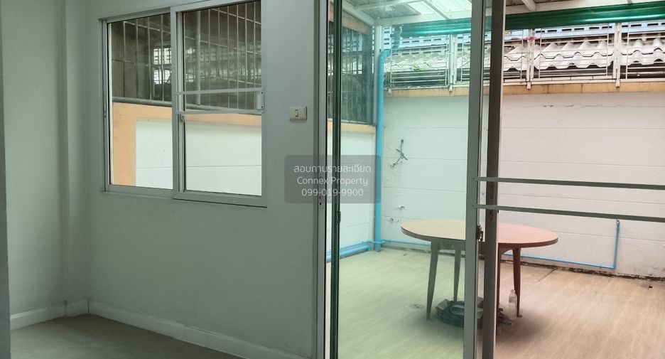 Casa adosada en venta de 4 habitaciones en Bueng Kum, Bangkok