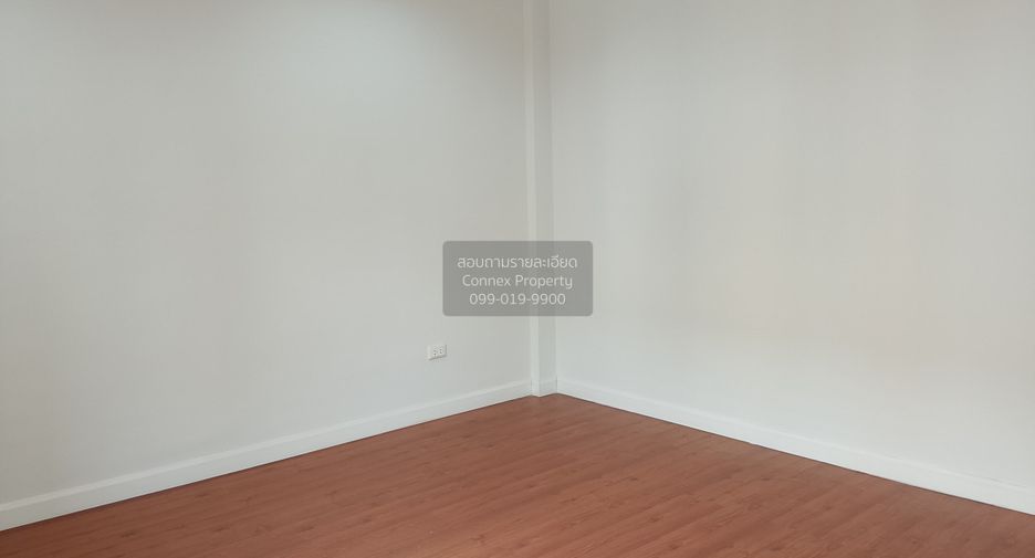 Casa adosada en venta de 4 habitaciones en Bueng Kum, Bangkok