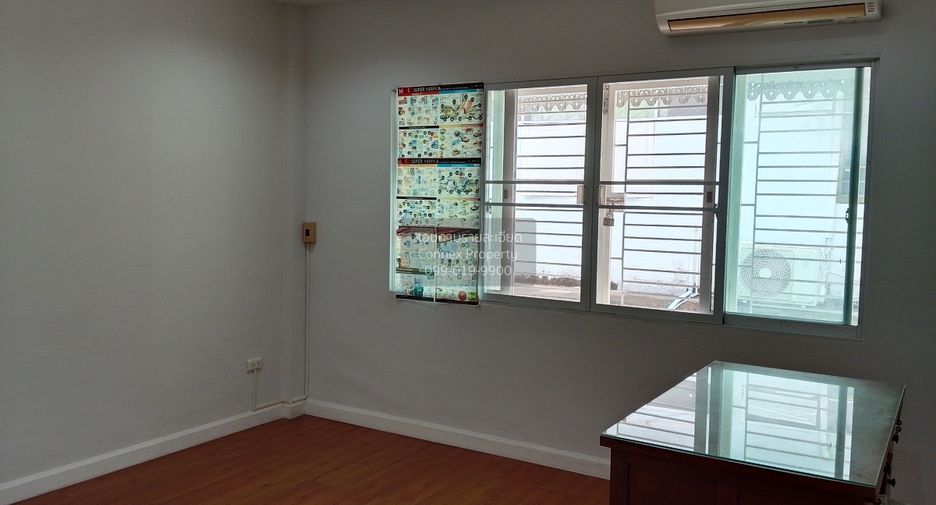 Casa adosada en venta de 4 habitaciones en Bueng Kum, Bangkok
