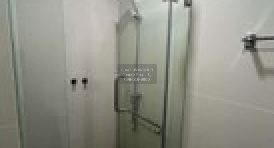 For sale 4 bedrooms townhouse in Mueang Samut Prakan, Samut Prakan