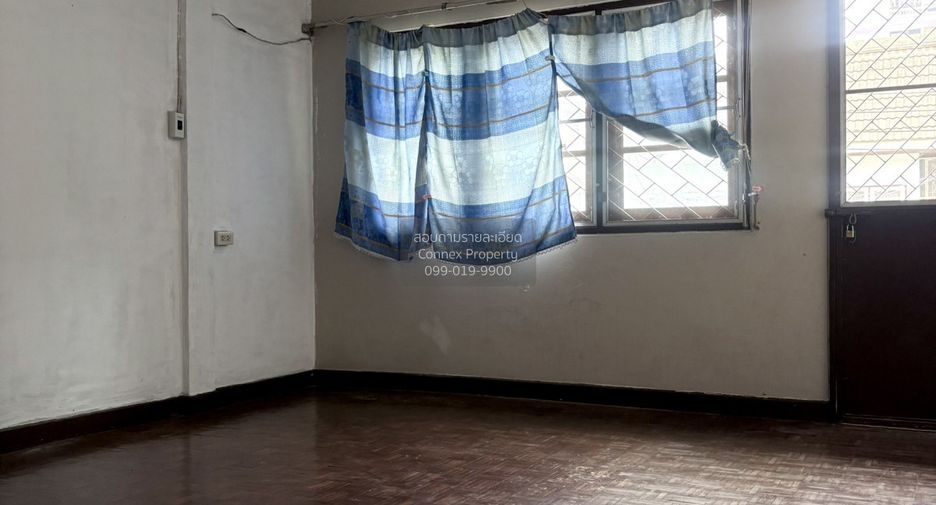 Reihenhaus zum Kauf mit 3 Zimmer in Bang Kapi, Bangkok