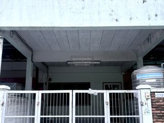Reihenhaus zum Kauf mit 3 Zimmer in Bang Kapi, Bangkok