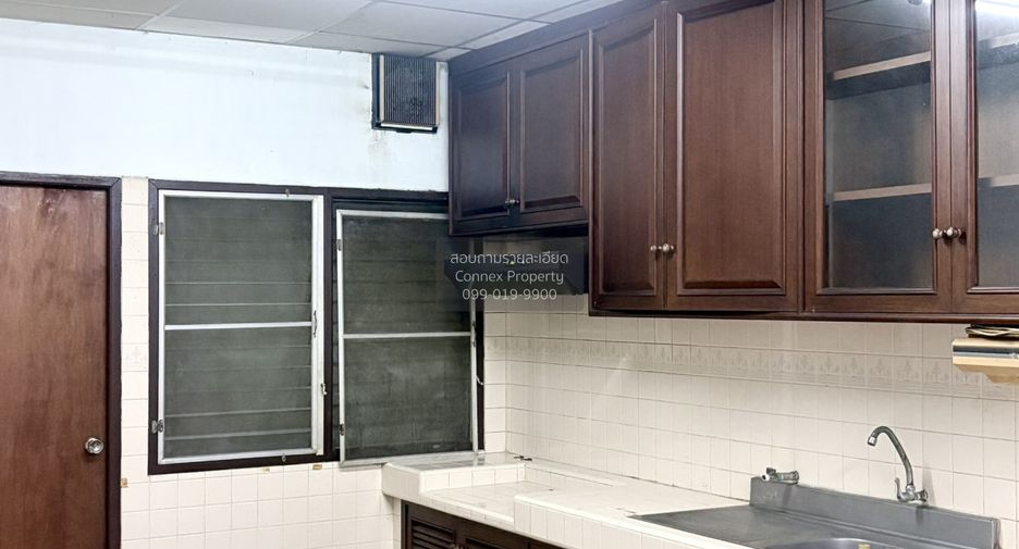 Reihenhaus zum Kauf mit 3 Zimmer in Bang Kapi, Bangkok