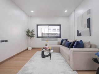 Casa adosada en venta de 3 habitaciones en Wang Thonglang, Bangkok