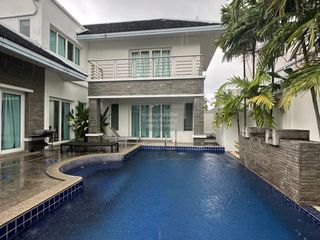 For rent 3 bedrooms villa in Mueang Phuket, Phuket