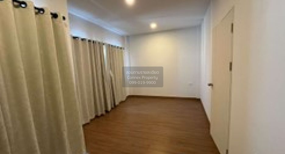 For rent 4 bedrooms townhouse in Mueang Samut Prakan, Samut Prakan