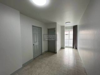 For rent 3 bedrooms townhouse in Wang Thonglang, Bangkok
