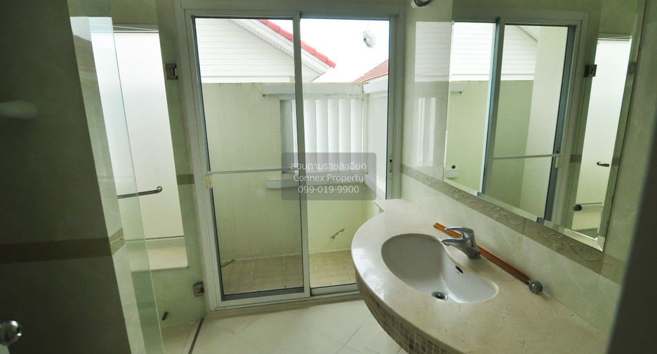 For rent 3 bedrooms house in Lat Krabang, Bangkok