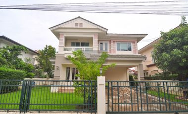 For rent 3 bedrooms house in Lat Krabang, Bangkok