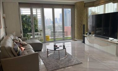 For rent 3 bedrooms condo in Pathum Wan, Bangkok