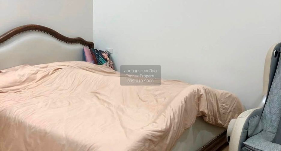 For rent 3 bedrooms townhouse in Huai Khwang, Bangkok