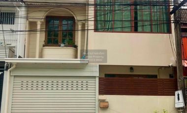 For rent 3 bedrooms townhouse in Huai Khwang, Bangkok