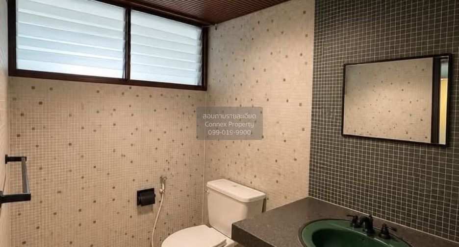 For rent 2 bedrooms townhouse in Phaya Thai, Bangkok