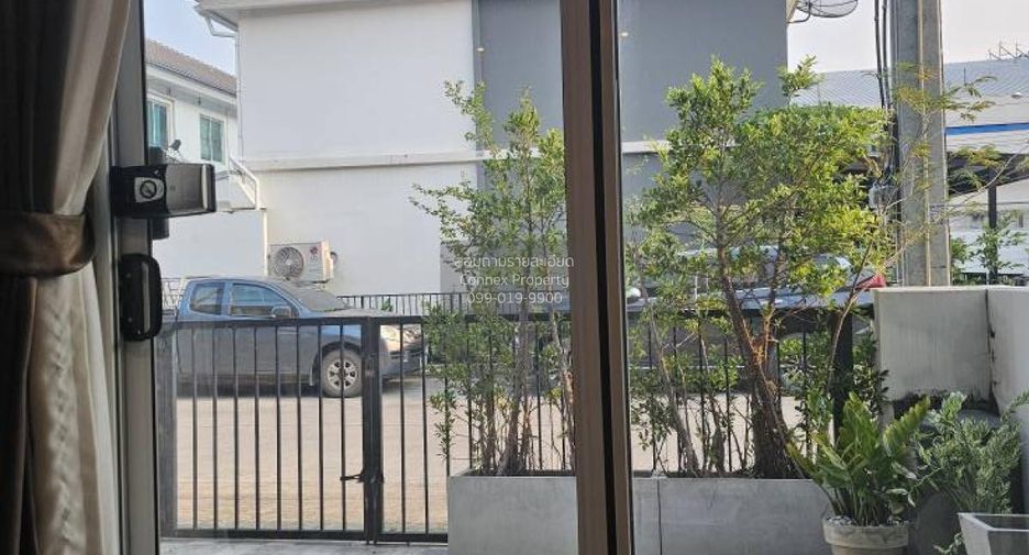 For rent 3 bedrooms townhouse in Min Buri, Bangkok