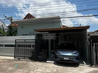 Casa en alquiler de 2 habitaciones en Wang Thonglang, Bangkok