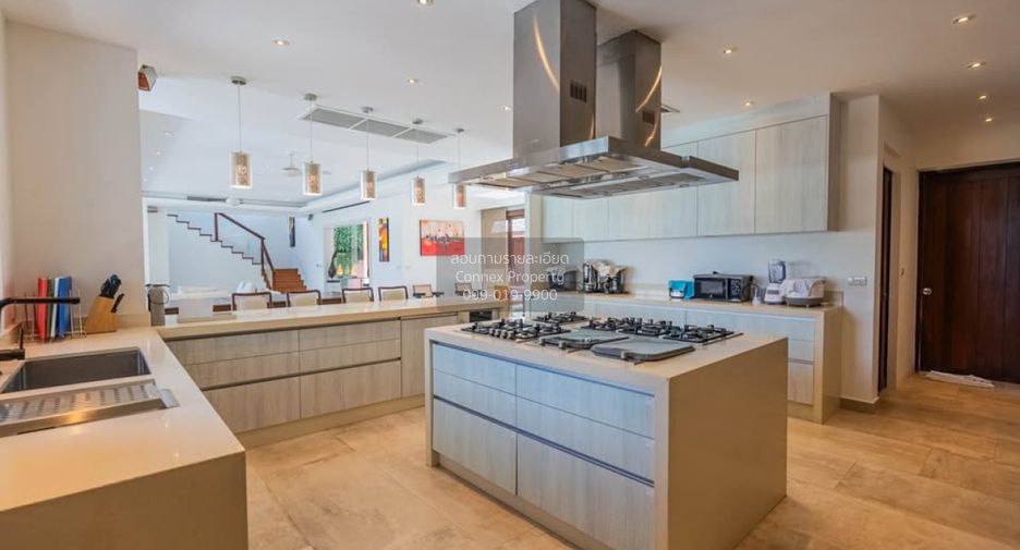 For rent 7 bedrooms villa in Mueang Phuket, Phuket
