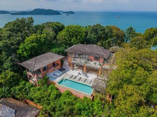 For rent 7 bedrooms villa in Mueang Phuket, Phuket