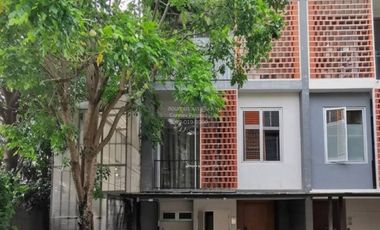 For rent 3 bedrooms townhouse in Khan Na Yao, Bangkok