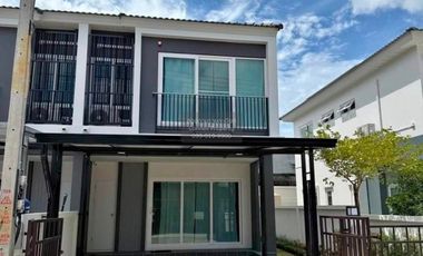 For rent 3 bedrooms townhouse in Mueang Phuket, Phuket