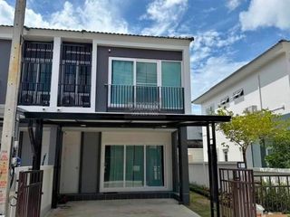For rent 3 bedrooms townhouse in Mueang Phuket, Phuket
