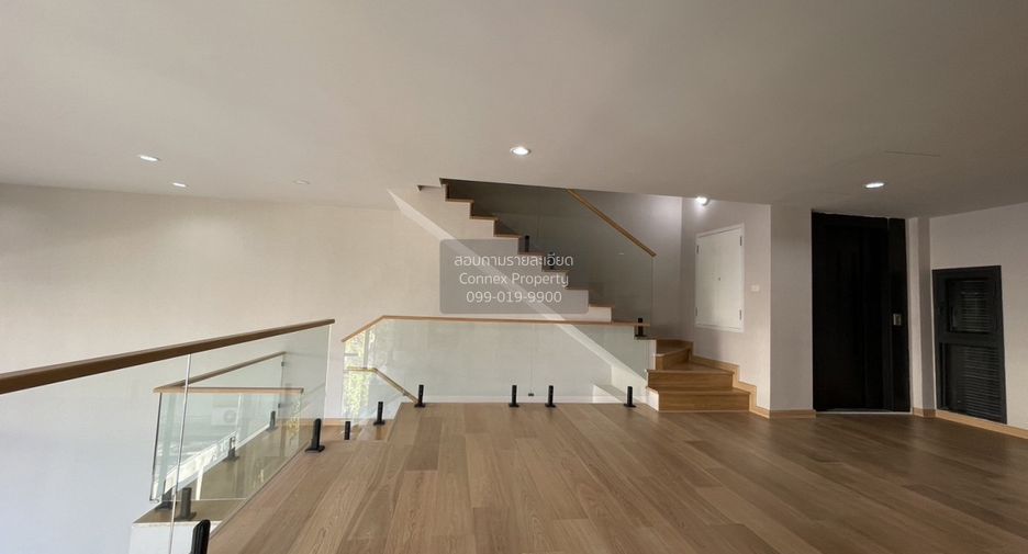 Casa en alquiler de 3 habitaciones en Watthana, Bangkok