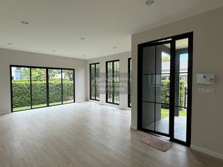 For rent 4 bedrooms house in Bang Khun Thian, Bangkok