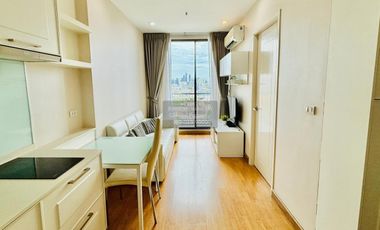 Condo en alquiler de 1 habitaciones en Phra Khanong, Bangkok