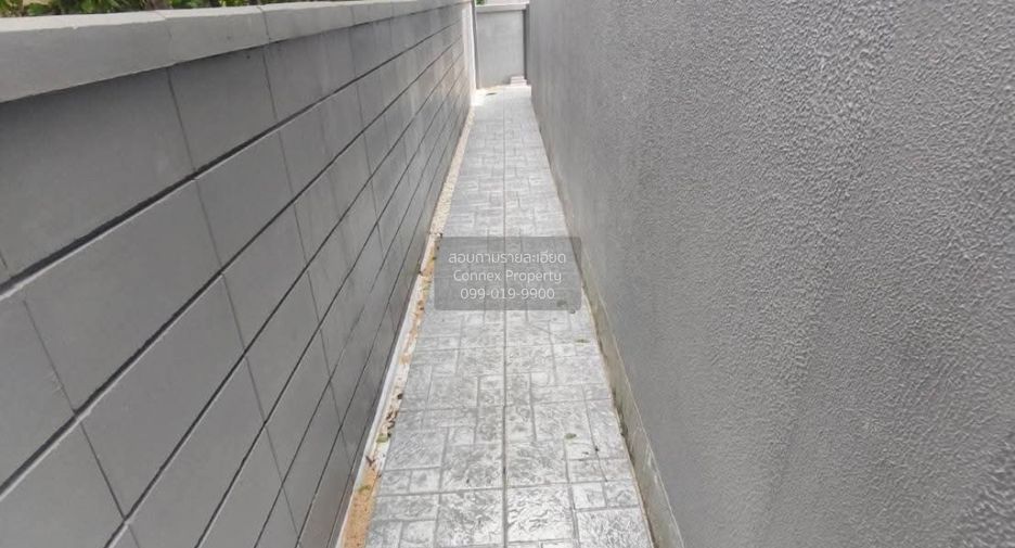 For rent 3 bedrooms townhouse in Suan Luang, Bangkok