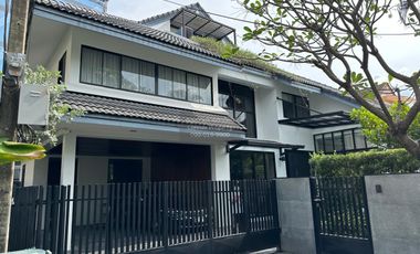 ให้เช่า 4 ห้องนอน บ้านเดี่ยว ใน วัฒนา, กรุงเทพฯ