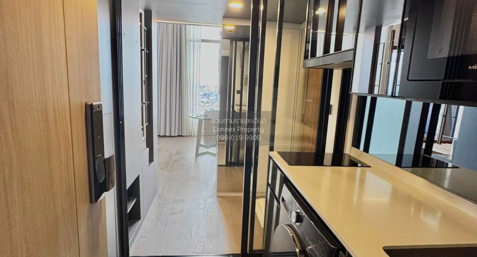 For rent 3 bedrooms condo in Bang Rak, Bangkok