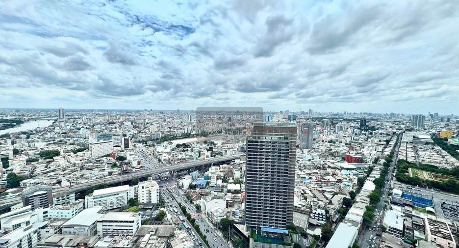 For rent 3 bedrooms condo in Bang Rak, Bangkok