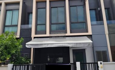 À louer 3 chambres maison de ville à Bang Phli, Samut Prakan
