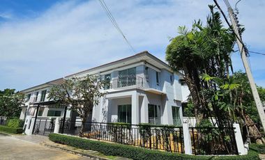 Casa en alquiler de 4 habitaciones en Khan Na Yao, Bangkok
