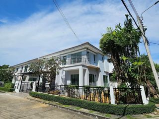 For rent 4 bedrooms house in Khan Na Yao, Bangkok