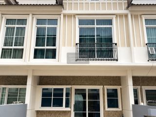 For rent 3 bedrooms townhouse in Prawet, Bangkok
