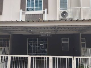 For rent 4 bedrooms townhouse in Bang Lamung, Chonburi