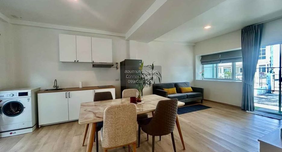For rent 2 bedrooms townhouse in Prawet, Bangkok