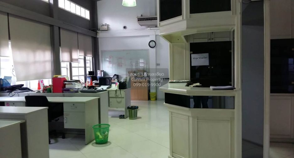 For rent 2 bedrooms townhouse in Chatuchak, Bangkok