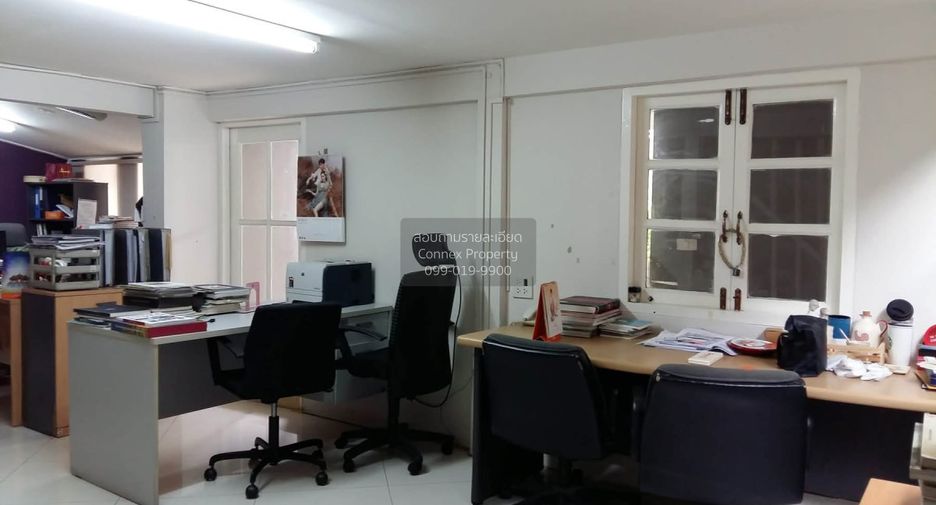 For rent 2 bedrooms townhouse in Chatuchak, Bangkok