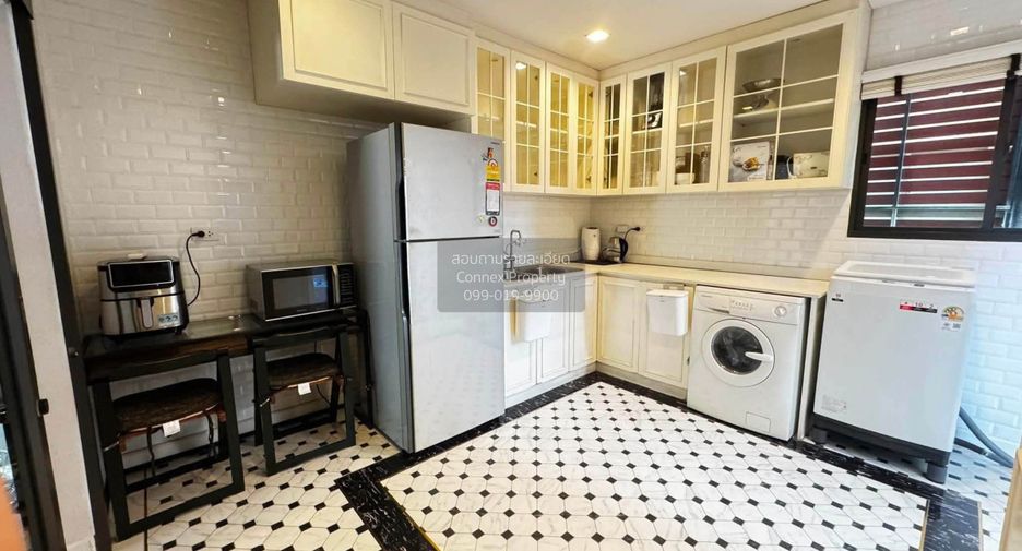 For rent 4 bedrooms house in Saphan Sung, Bangkok