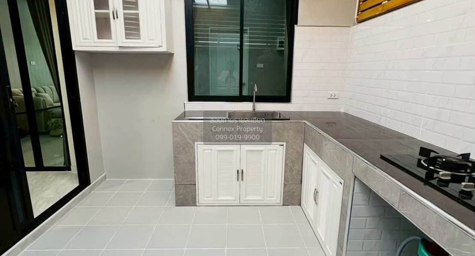 For rent 3 bedrooms townhouse in Sai Mai, Bangkok