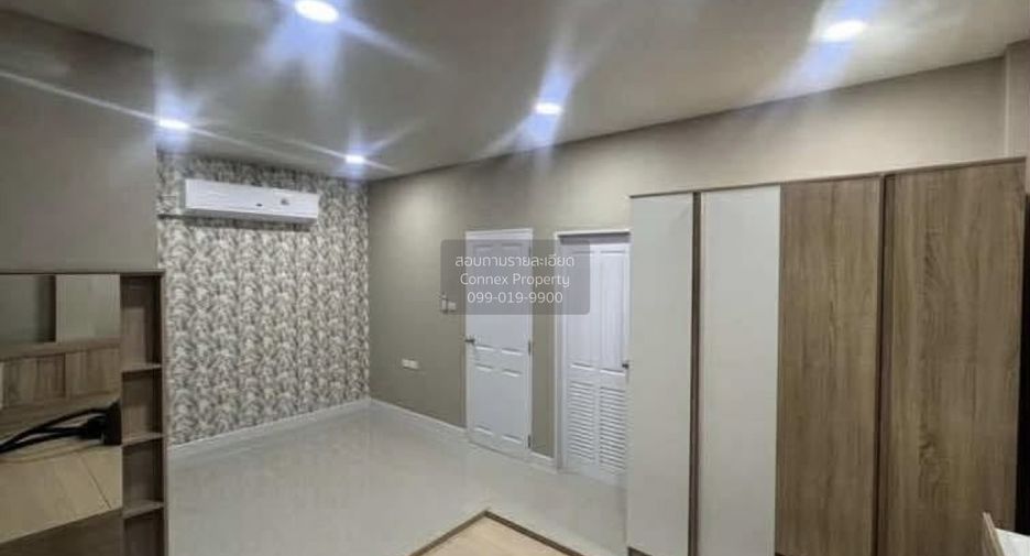 For rent 3 bedrooms townhouse in Sai Mai, Bangkok