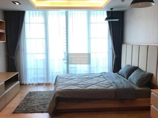 For rent 3 bedrooms condo in Bang Rak, Bangkok