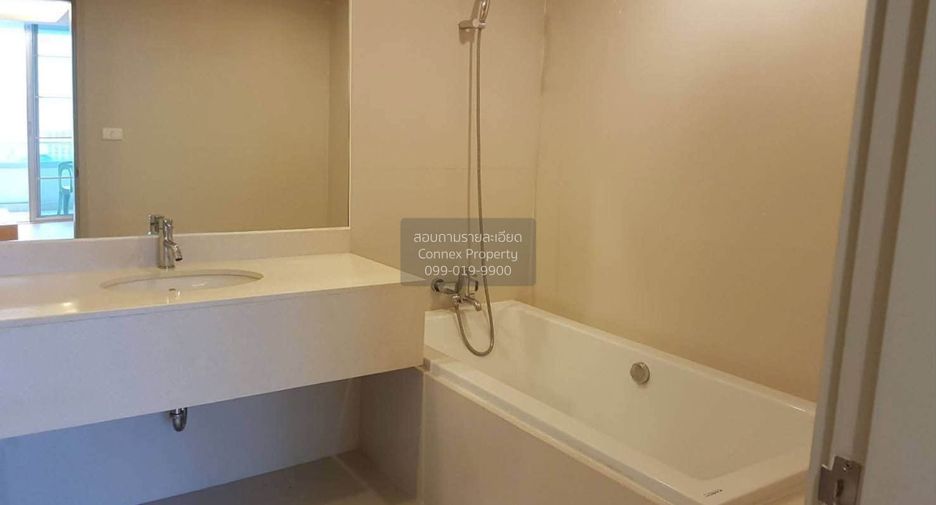 For rent 3 bedrooms condo in Bang Rak, Bangkok